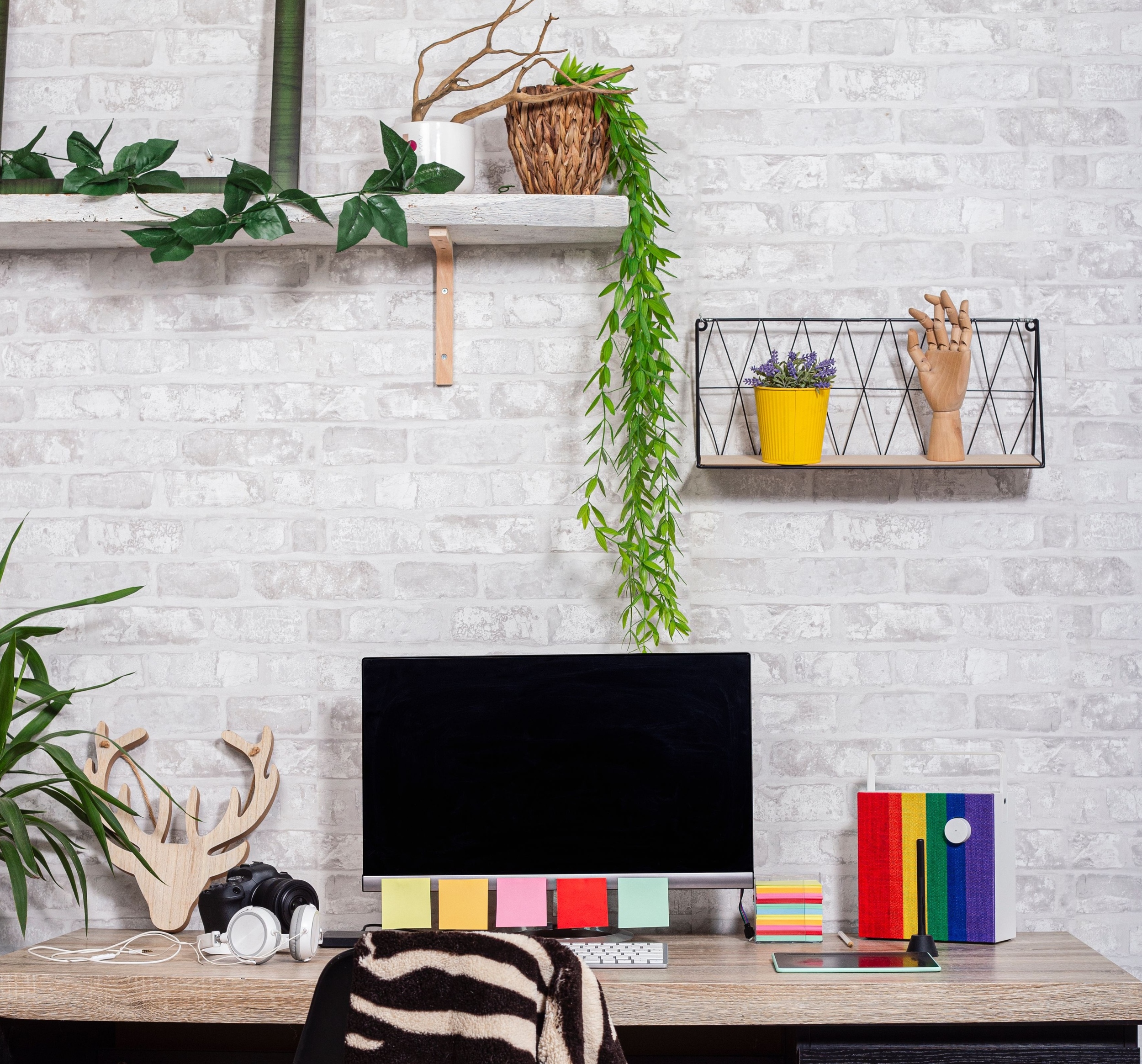 WFH keep your desk organised ideas