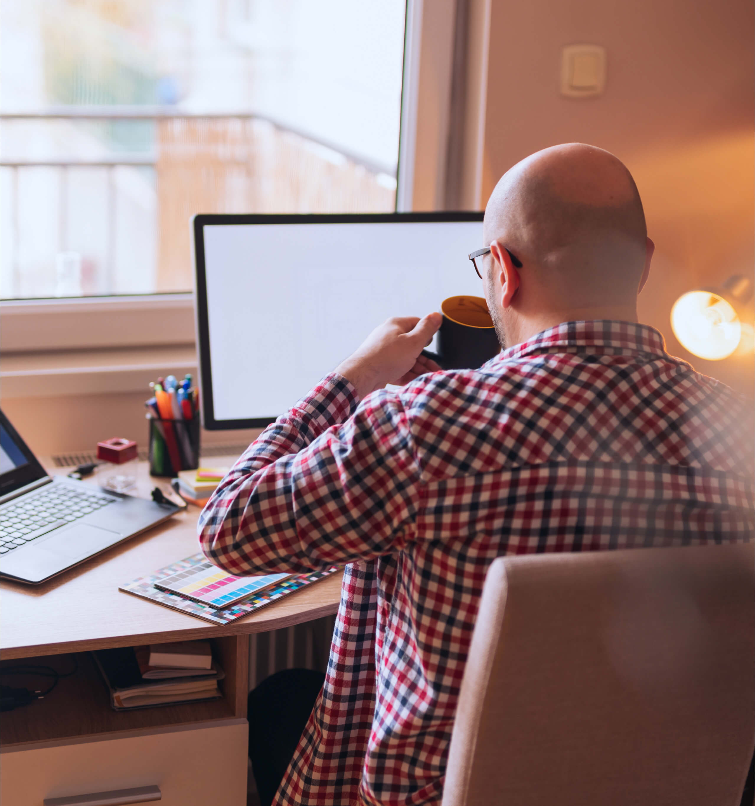 Remote Professionals & Digital Workers​